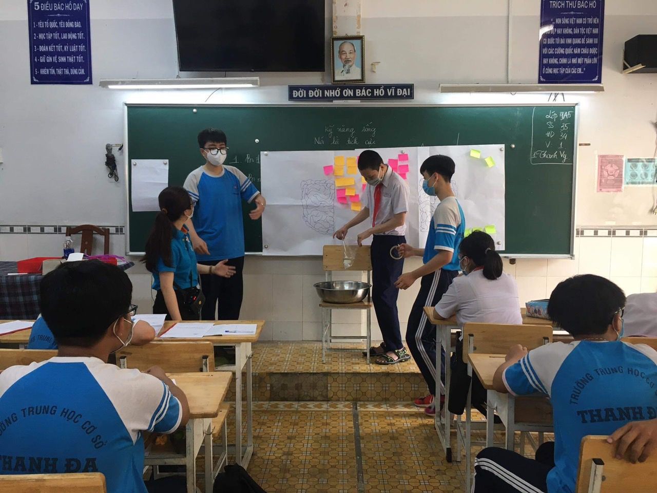 Dạy kỹ năng sống cho học sinh không phải là cưỡi ngựa xem hoa