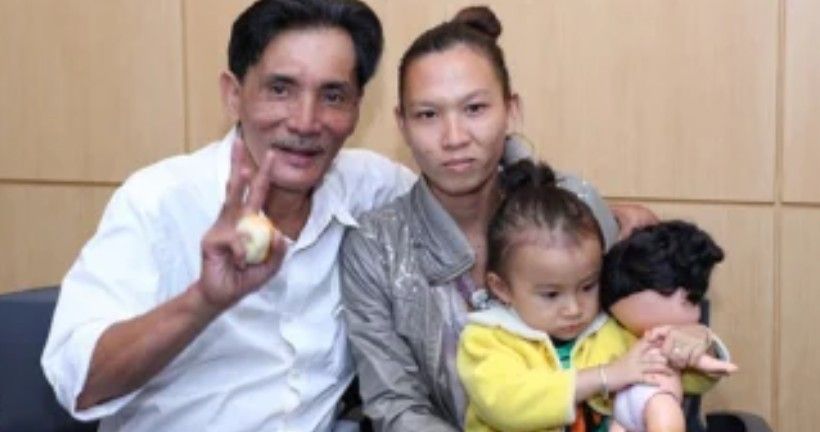 Nhiều nghệ sĩ Việt có thêm con ở tuổi U60